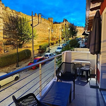 Beyond The Castle Apartment Thessaloniki Exterior photo